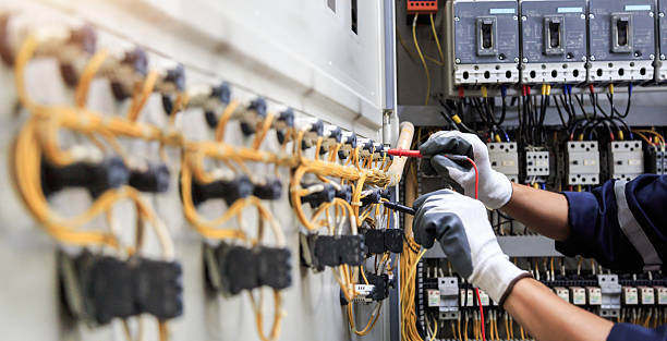 Professional Electrician technician working in Decatur, AR